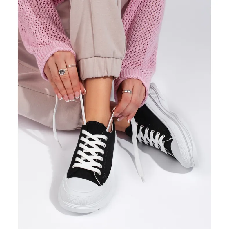 Klassieke zwarte damessneakers