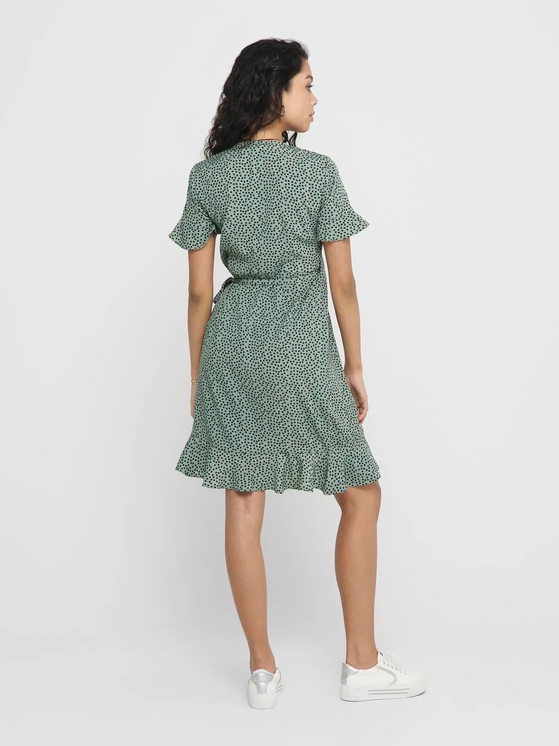Only Wikkeljurk ONLOLIVIA S/S WRAP DRESS WVN